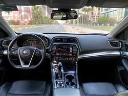 Nissan Maxima